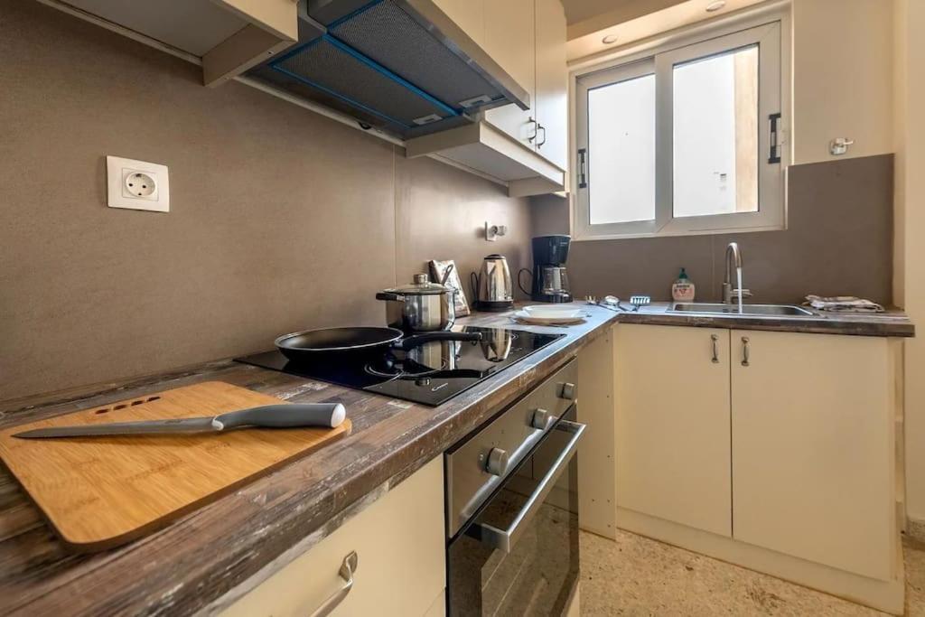 Kerameikos 2 Bedroom Apartment 아테네 외부 사진