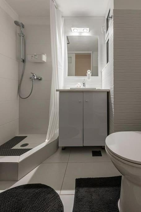 Kerameikos 2 Bedroom Apartment 아테네 외부 사진
