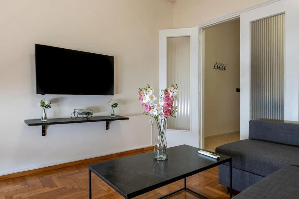 Kerameikos 2 Bedroom Apartment 아테네 외부 사진